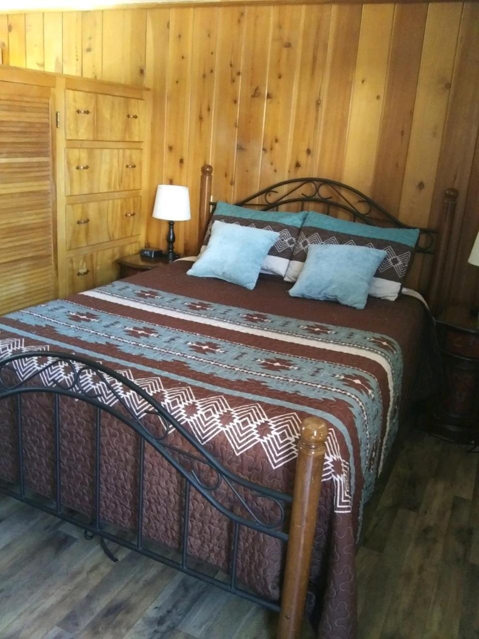 Kern Riverfront Lodge كيرنفيل المظهر الخارجي الصورة
