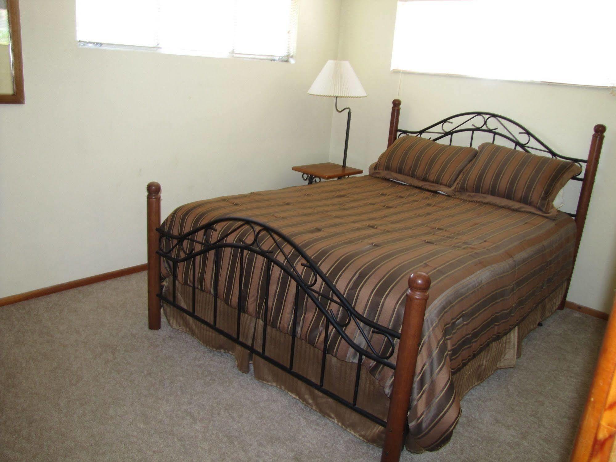 Kern Riverfront Lodge كيرنفيل المظهر الخارجي الصورة